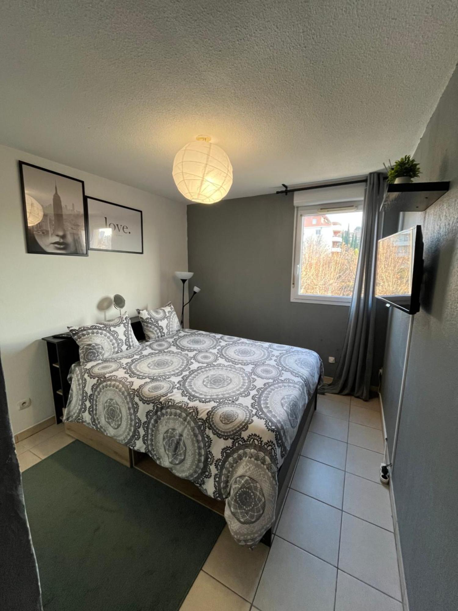 Appartement Spacieux Avec Piscine Marsiglia Esterno foto